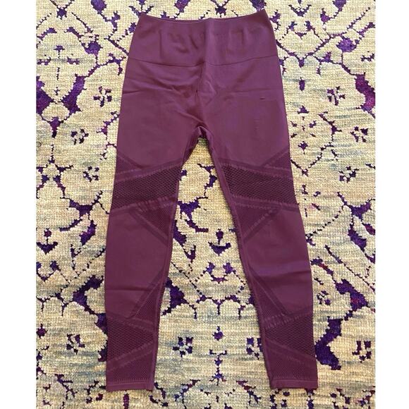 Fabletics purple athletic yoga leggings - Picture 1 of 5